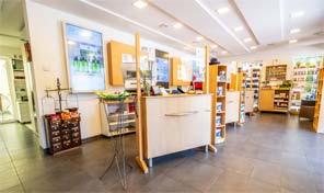 Apotheke Cochem Innenansicht Verkaufsraum 